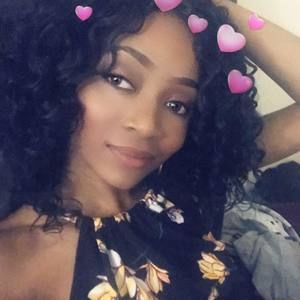 Meet your Posher, Jeannine